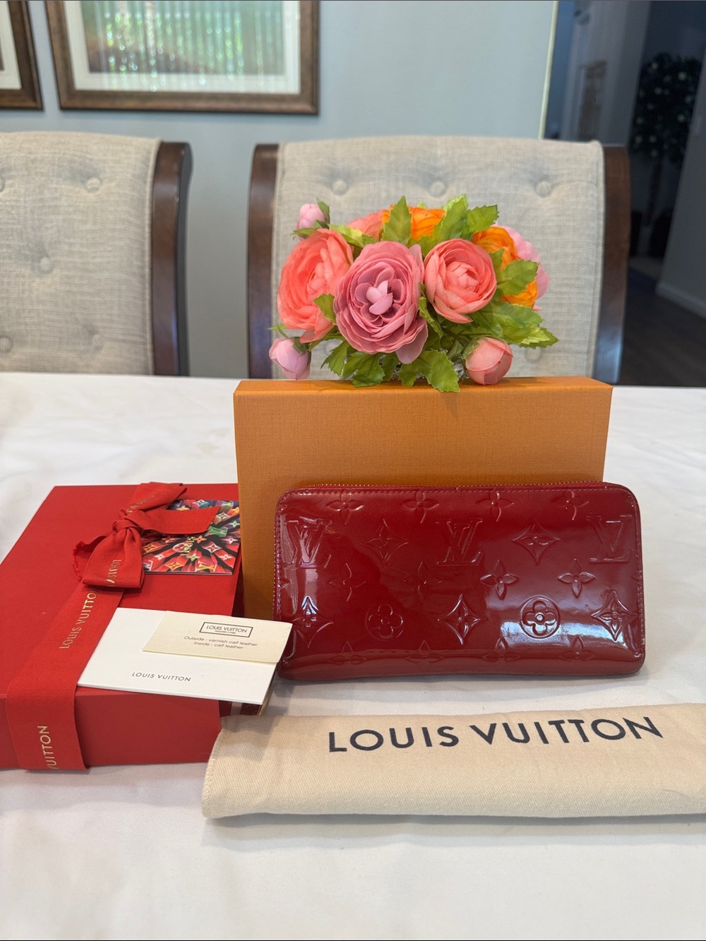 Authentic Louis Vuitton Vernis Zip-Around Wallet in Deep Red - Picture 3 of 16